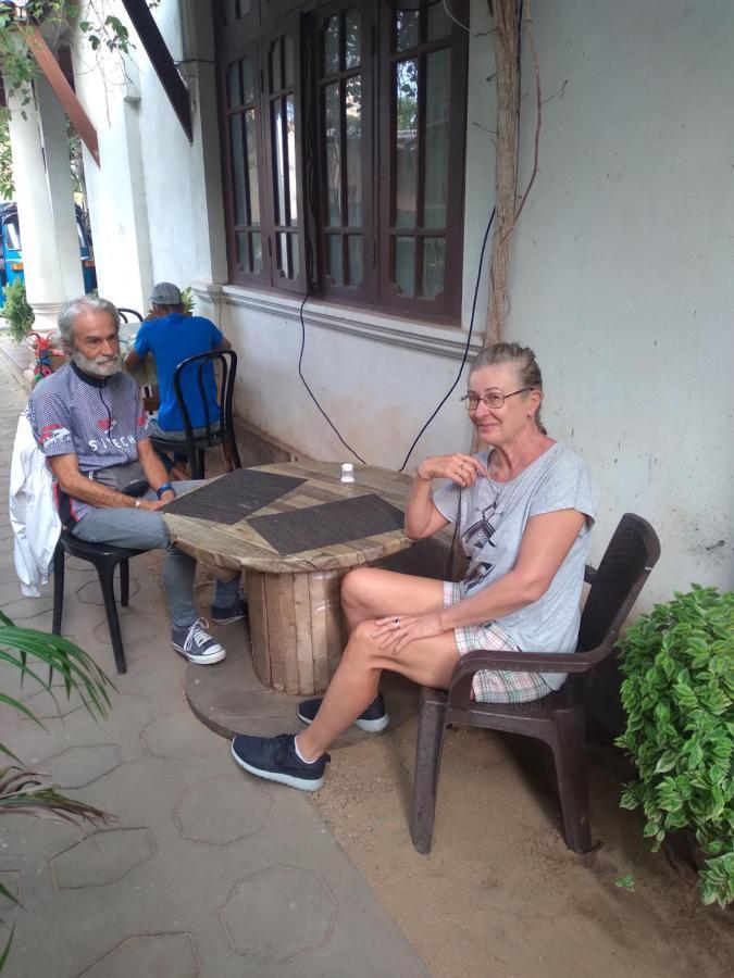 Bluray Beach Appartamento Negombo Esterno foto