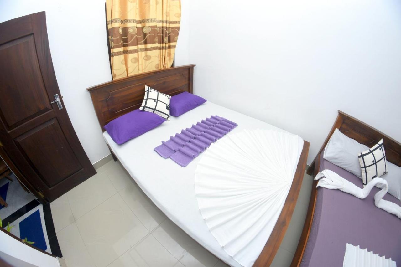 Bluray Beach Appartamento Negombo Esterno foto