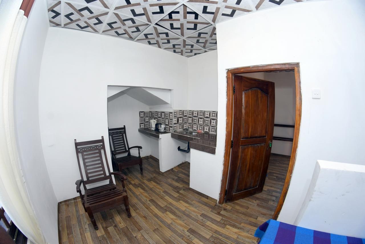 Bluray Beach Appartamento Negombo Esterno foto
